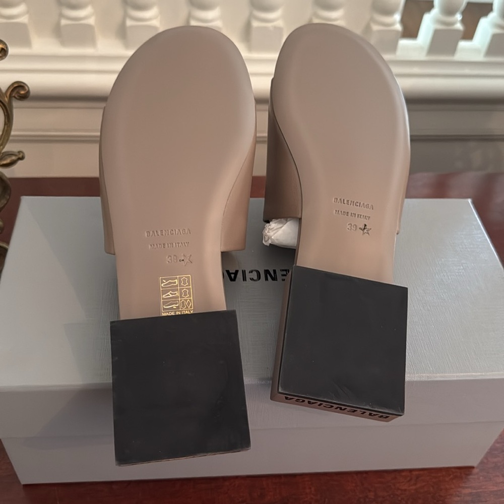 Balenciaga slides 39 - Picture 6 of 6
